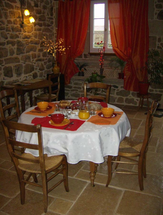 Gites De Lez Laguépie Exterior photo